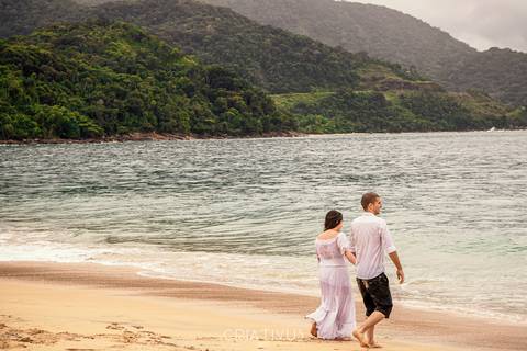 Inspiração e ideias criativas  ensaio fotográfico pré casamento de casal Ubatuba'