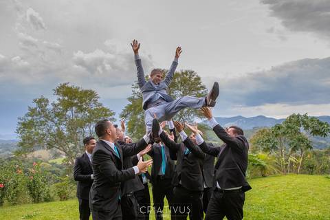 Inspiração e ideias criativas de fotos fotográfico de casamento com os padrinhos no Espaço Romance'