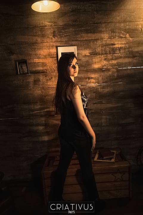 Inspiração e ideias criativas de ensaio girl power ensaio girl boss Ensaio Fotográfico Feminino  BTNK Bar'