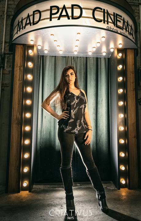 Inspiração e ideias criativas de ensaio girl power ensaio girl boss Ensaio Fotográfico Feminino  BTNK Bar'