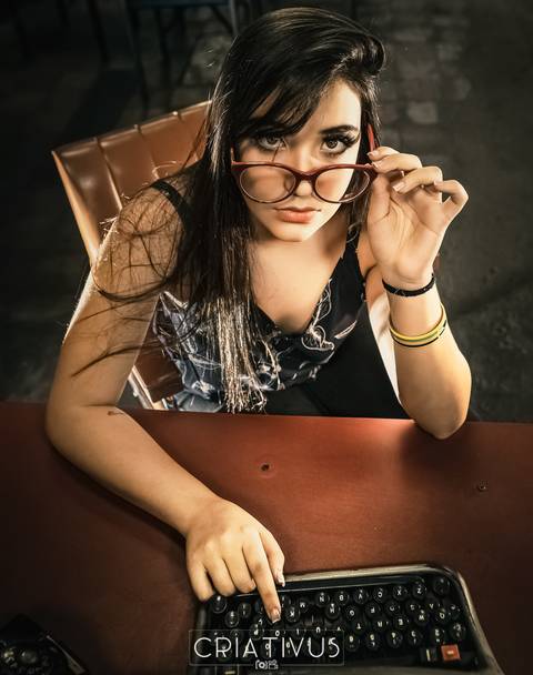 Inspiração e ideias criativas de ensaio girl power ensaio girl boss Ensaio Fotográfico Feminino  BTNK Bar'