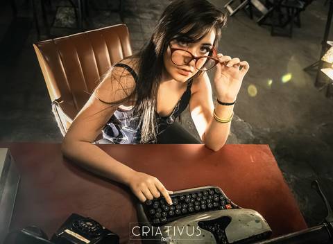 Inspiração e ideias criativas de ensaio girl power ensaio girl boss Ensaio Fotográfico Feminino  BTNK Bar'