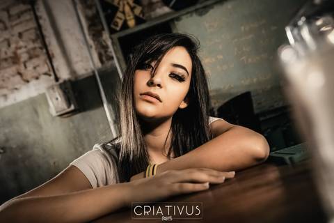 Inspiração e ideias criativas de ensaio girl power ensaio girl boss Ensaio Fotográfico Feminino  BTNK Bar'