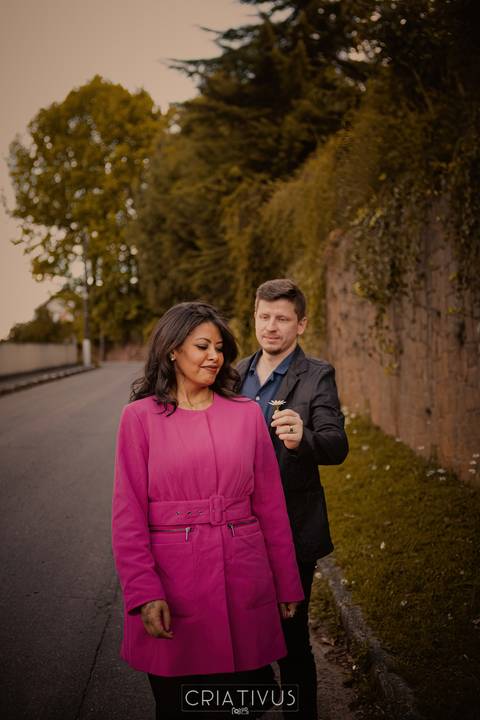 Inspiração e ideias criativas  ensaio fotográfico pré casamento de casal Campos do Jordão'