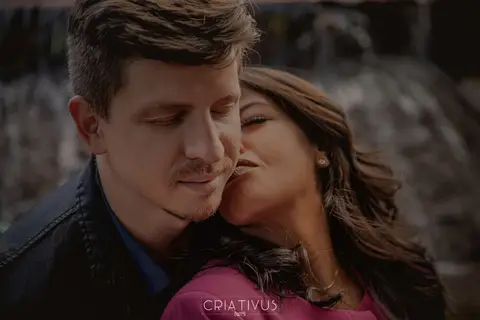 Inspiração e ideias criativas  ensaio fotográfico pré casamento de casal Campos do Jordão'