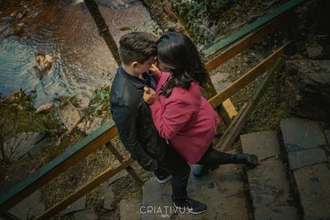 Inspiração e ideias criativas  ensaio fotográfico pré casamento de casal Campos do Jordão'