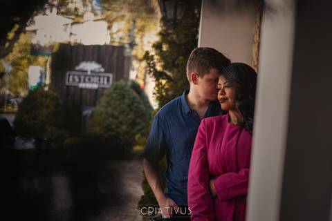 Inspiração e ideias criativas  ensaio fotográfico pré casamento de casal Campos do Jordão'