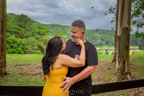 Inspiração e ideias criativas  ensaio fotográfico pré casamento de casal na Aldeia da Serra'