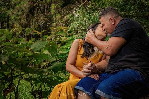 Inspiração e ideias criativas  ensaio fotográfico pré casamento de casal na Aldeia da Serra'