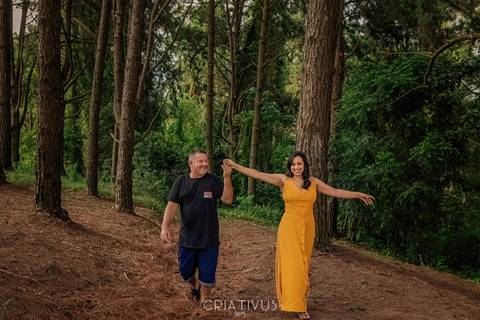 Inspiração e ideias criativas  ensaio fotográfico pré casamento de casal na Aldeia da Serra'