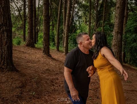 Inspiração e ideias criativas  ensaio fotográfico pré casamento de casal na Aldeia da Serra'