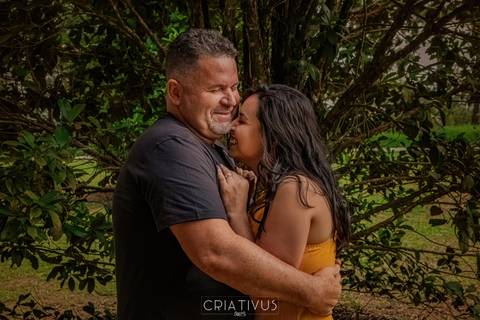 Inspiração e ideias criativas  ensaio fotográfico pré casamento de casal na Aldeia da Serra'