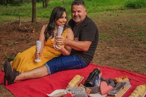 Inspiração e ideias criativas  ensaio fotográfico pré casamento de casal na Aldeia da Serra'