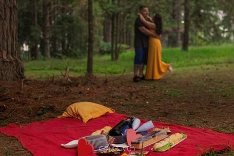 Inspiração e ideias criativas  ensaio fotográfico pré casamento de casal na Aldeia da Serra'
