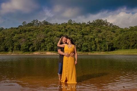 Inspiração e ideias criativas  ensaio fotográfico pré casamento de casal na Aldeia da Serra'