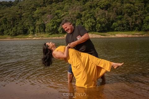 Inspiração e ideias criativas  ensaio fotográfico pré casamento de casal na Aldeia da Serra'