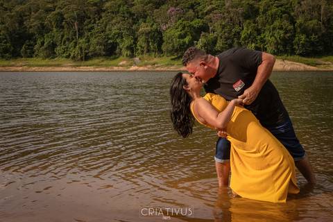 Inspiração e ideias criativas  ensaio fotográfico pré casamento de casal na Aldeia da Serra'