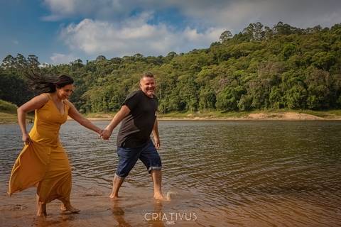 Inspiração e ideias criativas  ensaio fotográfico pré casamento de casal na Aldeia da Serra'