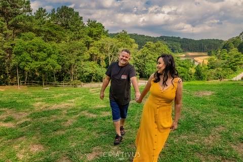 Inspiração e ideias criativas  ensaio fotográfico pré casamento de casal na Aldeia da Serra'