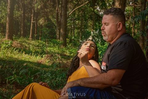 Inspiração e ideias criativas  ensaio fotográfico pré casamento de casal na Aldeia da Serra'