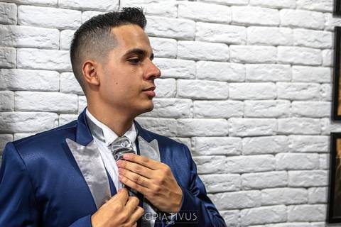 Inspiração e ideias criativas de fotos fotográfico de Making Of do noivo no Espaço Beta'