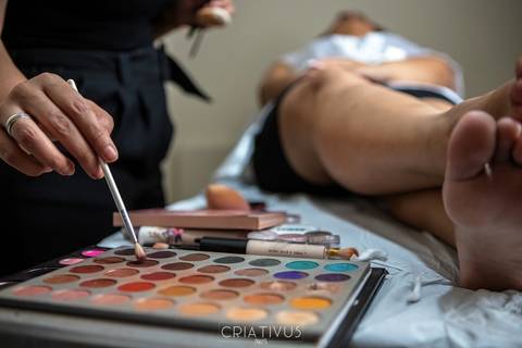 Inspiração e ideias criativas de fotos fotográfico de Making Of da noiva no Espaço Beta'