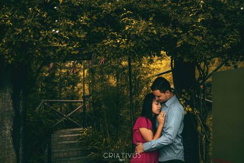 Inspiração e ideias criativas ensaio fotográfico pré casamento de casal em São Roque'