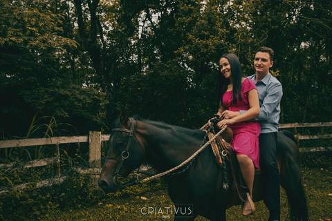 Inspiração e ideias criativas ensaio fotográfico pré casamento de casal em São Roque'