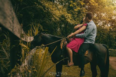 Inspiração e ideias criativas ensaio fotográfico pré casamento de casal em São Roque'