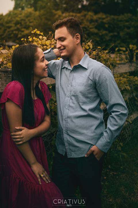 Inspiração e ideias criativas ensaio fotográfico pré casamento de casal em São Roque'