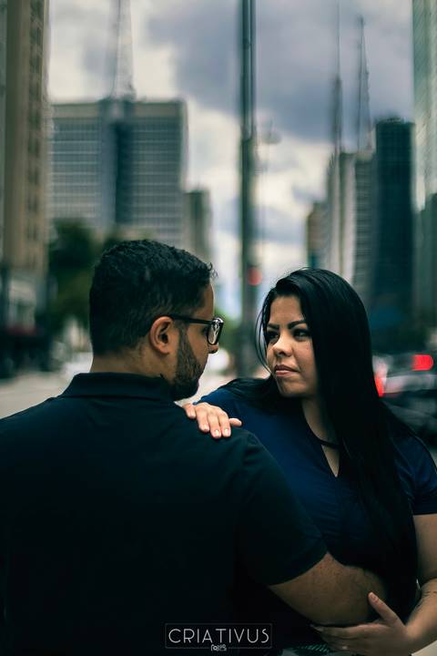 Inspiração e ideias criativas ensaio fotográfico pré casamento de casal na Av. Paulista'