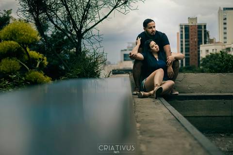 Inspiração e ideias criativas ensaio fotográfico pré casamento de casal na Av. Paulista'