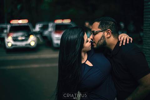 Inspiração e ideias criativas ensaio fotográfico pré casamento de casal na Av. Paulista'