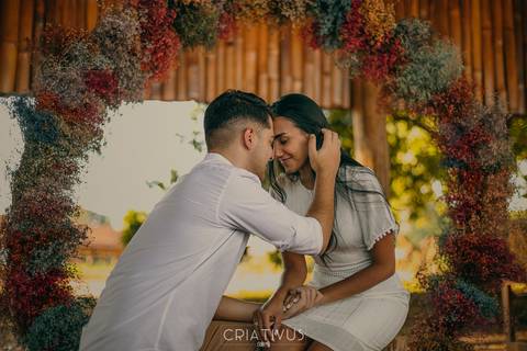 Inspiração e ideias criativas ensaio fotográfico pré casamento de casal Holambra cidade das flores SP'