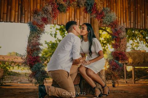 Inspiração e ideias criativas ensaio fotográfico pré casamento de casal Holambra cidade das flores SP'