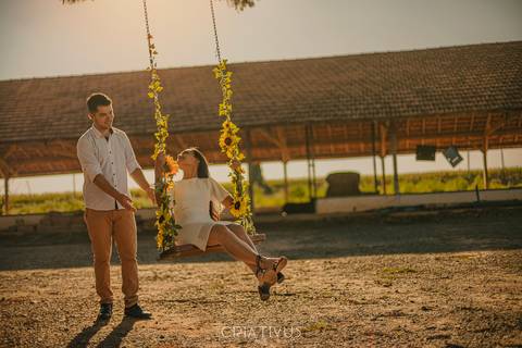 Inspiração e ideias criativas ensaio fotográfico pré casamento de casal Holambra cidade das flores SP'