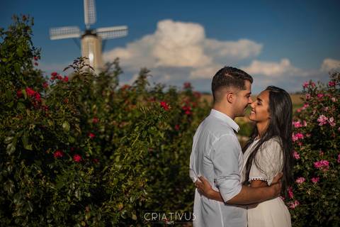 Inspiração e ideias criativas ensaio fotográfico pré casamento de casal Holambra cidade das flores SP'