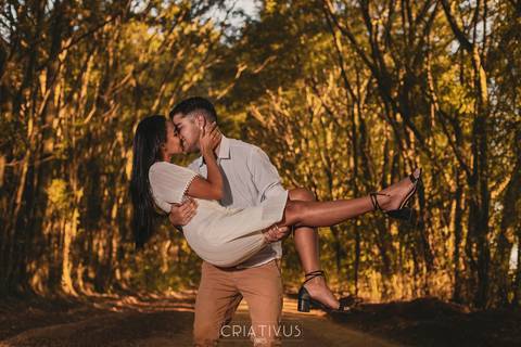 Inspiração e ideias criativas ensaio fotográfico pré casamento de casal Holambra cidade das flores SP'