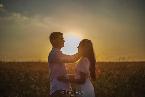 Inspiração e ideias criativas ensaio fotográfico pré casamento de casal Holambra cidade das flores SP'
