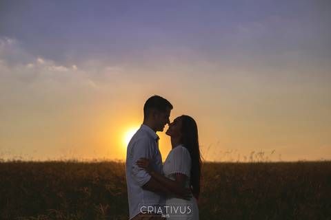 Inspiração e ideias criativas ensaio fotográfico pré casamento de casal Holambra cidade das flores SP'
