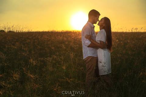 Inspiração e ideias criativas ensaio fotográfico pré casamento de casal Holambra cidade das flores SP'