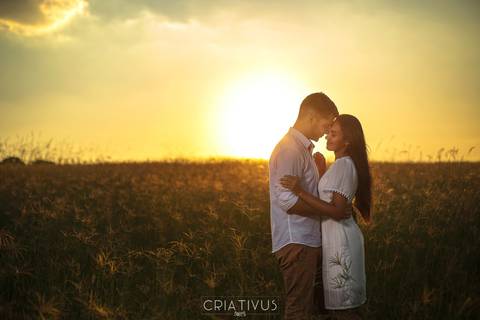 Inspiração e ideias criativas ensaio fotográfico pré casamento de casal Holambra cidade das flores SP'