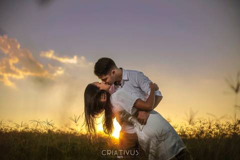 Inspiração e ideias criativas ensaio fotográfico pré casamento de casal Holambra cidade das flores SP'