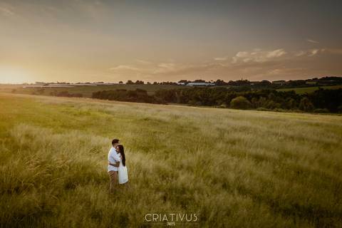 Inspiração e ideias criativas ensaio fotográfico pré casamento de casal Holambra cidade das flores SP'