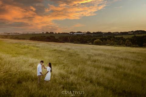 Inspiração e ideias criativas ensaio fotográfico pré casamento de casal Holambra cidade das flores SP'