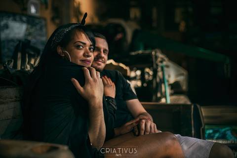 Inspiração e ideias criativas ensaio fotográfico pré casamento de casal Mecânica Green Auto Center'