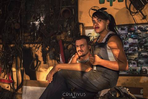 Inspiração e ideias criativas ensaio fotográfico pré casamento de casal Mecânica Green Auto Center'