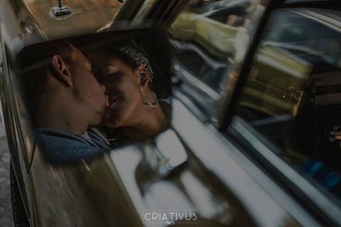 Inspiração e ideias criativas ensaio fotográfico pré casamento de casal Mecânica Green Auto Center'