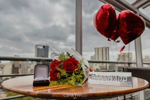 Foto e Vídeo criativo para o Pedido de Casamento surpresa romântico no Restaurante Esther'