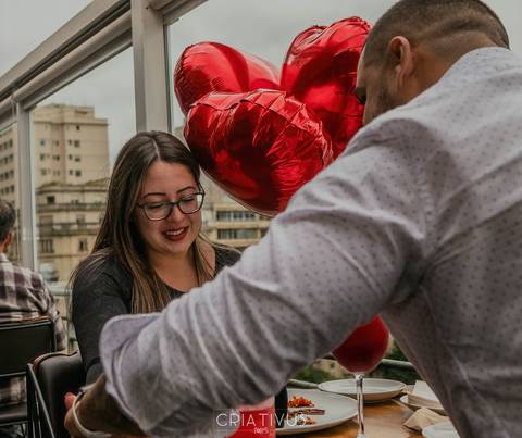 Foto e Vídeo criativo para o Pedido de Casamento surpresa romântico no Restaurante Esther'